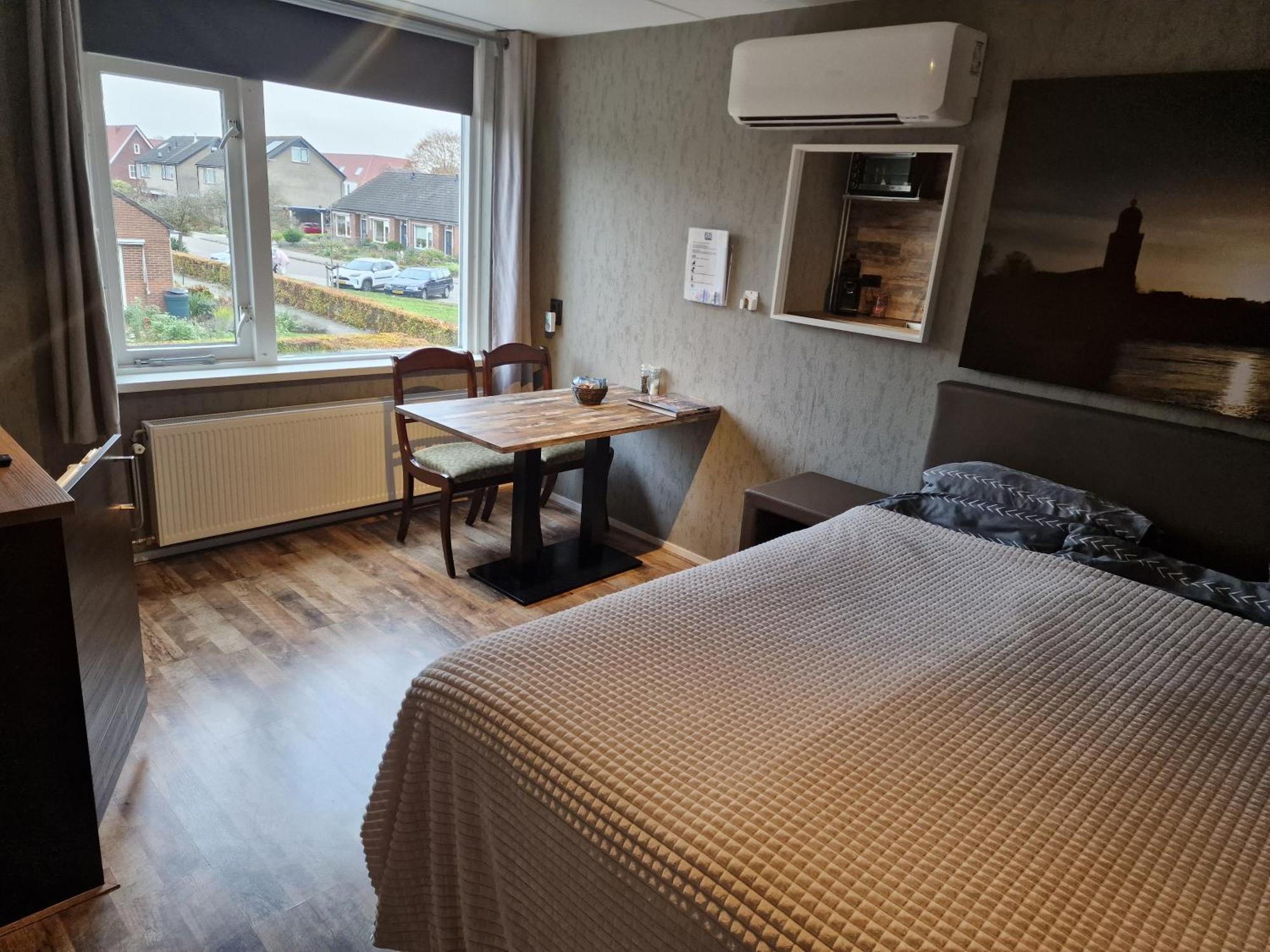 Bed & Budget Mackenzieplaats Wilp Eksteriør bilde